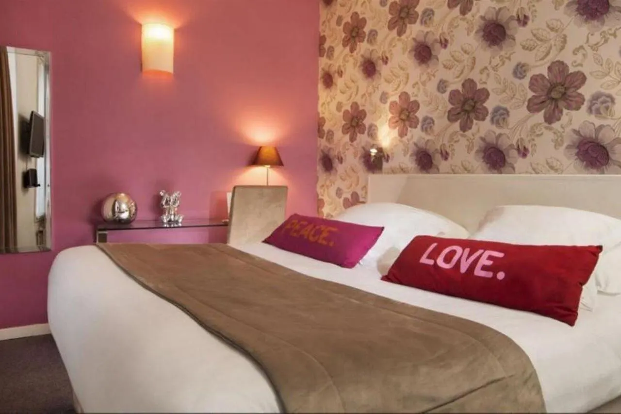 Hotel Soft Paris 3*,